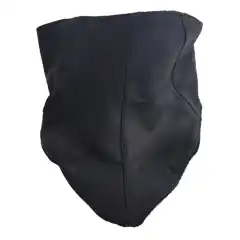 Hals i Skinn &ndash; myk og vindtett MC-hals i ekte skinn med borrel&aring;slukking bak, gir lun varme og enkel bruk for komfort p&aring; kj&oslash;lige kj&oslash;returer.