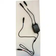 <strong data-end="60" data-is-only-node="" data-start="0">Gerbing TC-Dual Portable EVO &ndash; Dobbel temperaturkontroll</strong><br data-end="63" data-start="60" />
Avansert temperaturregulator for <strong data-end="118" data-start="96">Gerbing varmeplagg</strong>, med <strong data-end="160" data-start="124">to uavhengige reguleringskanaler</strong> og ekstra uttak for hansker med innebygd styring. Perfekt for &aring; kontrollere <strong data-end="272" data-start="237">jakke, bukse og sokker samtidig</strong>. Kan brukes med <strong data-end="314" data-start="289">tr&aring;dl&oslash;s fjernkontroll</strong> (selges separat) for maksimal komfort.