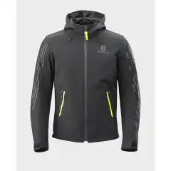 <strong data-end="58" data-is-only-node="" data-start="0">Husqvarna Sphere WP MC Jakke &ndash; Vanntett og funksjonell</strong><br data-end="61" data-start="58" />
Husqvarna Sphere WP er en <strong data-end="118" data-start="87">vanntett softshell MC-jakke</strong> med <strong data-end="146" data-start="123">10.000 mm vanns&oslash;yle</strong>, <strong data-end="169" data-start="148">Thermo innerjakke</strong>, og <strong data-end="195" data-start="174">pustende mesh-f&ocirc;r</strong> for maksimal komfort. Justerbar passform, forformede albuer og flere lommer gj&oslash;r den perfekt for b&aring;de pendling og adventurekj&oslash;ring.