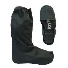 <strong data-end="58" data-start="0">Regntrekk til MC-sko og st&oslash;vler &ndash; 100 % vanntett nylon</strong><br data-end="61" data-start="58" />
Hold f&oslash;ttene t&oslash;rre p&aring; regnfulle turer med robuste st&oslash;velovertrekk i <strong data-end="152" data-is-only-node="" data-start="129">PVC-behandlet nylon</strong>. Designet med <strong data-end="194" data-start="167">&aring;pen s&aring;le og fronthette</strong> for godt grep og passform, og <strong data-end="244" data-start="225">borrel&aring;slukking</strong> for rask p&aring;/av. Passer over de fleste MC-sko og -st&oslash;vler og pakkes kompakt i bagasjen &ndash; perfekt for pendling og langturer.