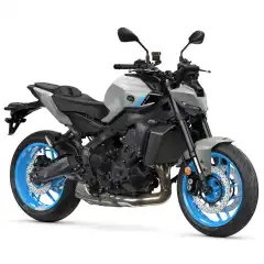 For ti &aring;r siden avduket Yamaha en motorsykkel som skulle forandre alt, og markerte begynnelsen p&aring; et revolusjonerende nytt kapittel, ikke bare i Yamahas historie, men ogs&aring; i motorsykkelverdenen.<br />
N&aring; inntar MT-09 et nytt niv&aring; Darkness. Ved &aring; kombinere intelligens og stil tilbyr denne generasjonen en enda mer engasjerende kj&oslash;retur med rent adrenalin, aggressiv og edgy styling og en f&oslash;rsteklasses Y-AMT-spesifikasjon med det aller siste innen teknologi.