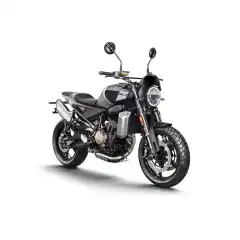 <p data-end="721" data-start="326"><strong data-end="354" data-start="326">Husqvarna Svartpilen 801</strong> er en kraftfull og moderne naked bike som kombinerer r&aring; design med avansert teknologi og sterk ytelse. Med <strong data-end="491" data-start="462">799 cc paralleltwin-motor</strong>, flere kj&oslash;remoduser, presis chassisgeometri og lett h&aring;ndtering leverer den en engasjerende, tilgjengelig og kompromissl&oslash;s kj&oslash;reopplevelse &ndash; like hjemme i byen som p&aring; svingete landevei.</p>
