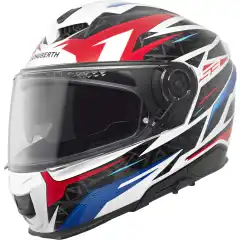 Schuberth S3 er en avansert sport-touring hjelm med ECE 22.06-godkjenning, optimal aerodynamikk og markedets laveste st&oslash;yniv&aring; i sin klasse. Med DFP-glassfiberskall forsterket med karbon, integrert solvisir, Pinlock 120 og forbedret ventilasjon gir den maksimal sikkerhet og komfort p&aring; lange turer. Forberedt for SC2/SC EDGE kommunikasjonssystemer med ferdig monterte h&oslash;yttalere og antenner. En premium helhjelm for f&oslash;rere som krever topp ytelse &ndash; uansett vei og v&aelig;r.