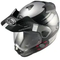<strong data-end="138" data-start="111">Arai Tour-X5 Print Sort</strong> er en allsidig adventure MC-hjelm som kan brukes med eller uten visir og skygge, og enkelt tilpasses gate-, ADV- eller offroad-kj&oslash;ring. H&aring;ndlaget i Japan med PB-CLC2-skall, effektiv ventilasjon og h&oslash;y komfort. ECE 22.06-godkjent, med Max Vision Pinlock inkludert.