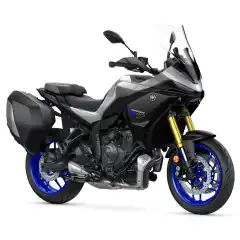 TRACER 7 GT leverer den ultimate CP2-sport touring-opplevelsen, enten det er &aring; kj&oslash;re den lange veien hjem etter jobb, eller legge ut p&aring; en tur p&aring; tvers av kontinenter. Med eksklusive GT-funksjoner, inkludert harde sidevesker, h&oslash;yere skjerm, oppvarmede h&aring;ndtak og drevet av en spennende 690cc-motor, er GT klar for enhver tur.