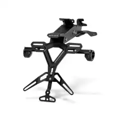 L&oslash;ft utseendet p&aring; din MT-07 med den minimalistiske og sporty<br />
skiltholderen. Lett og enkel &aring; montere, med eksklusiv MT-merking og<br />
LED-belysning.