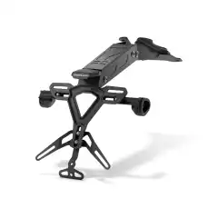 Nummerskiltholderen er et sportslig og minimalistisk tilbeh&oslash;r til TRACER 7,<br />
og er et subtilt l&oslash;ft av utseendet. Enkel &aring; montere, og den lette<br />
konstruksjonen inkluderer et LED-lys som gir ekstra synlighet.