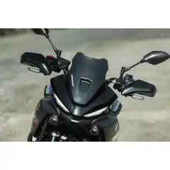 Sport Screen er en lett og stilig minimal skjerm som gir en jevn luftstr&oslash;m. Et<br />
kult, enkelt tillegg til TRACER 7.