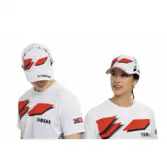 <strong data-end="42" data-is-only-node="" data-start="0">Yamaha 2025 70th Anniversary Caps Mesa</strong> er en hvit <strong data-end="77" data-start="54">5-panel unisex caps</strong> i 100 % bomull med eksklusiv <strong data-end="132" data-start="107">70th Anniversary-logo</strong> og stilrene sidepanel-prints. Ventilasjonshull og justerbar stropp gir komfortabel passform for de fleste (one size).