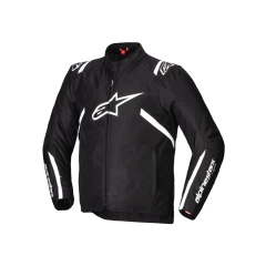 Alpinestars T-SPS V2 WP er en sporty og allsidig MC-jakke med vanntett membran og uttakbart varmef&ocirc;r, utviklet for komfortabel kj&oslash;ring &aring;ret rundt. Den slitesterke 600D-konstruksjonen, effektive ventilasjons&aring;pningene og Nucleon Flex Plus-beskytterne gir en perfekt kombinasjon av v&aelig;rbeskyttelse, komfort og sikkerhet. Med sitt racinginspirerte design passer jakken like godt til pendling som til lengre turer. 🏍️🌧️🛡️