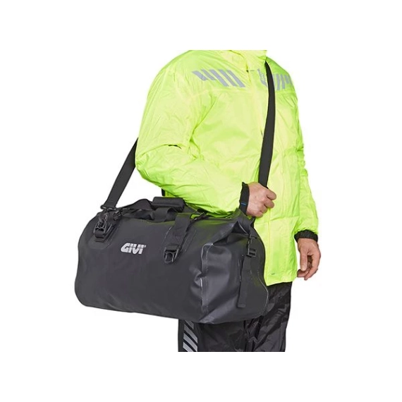 Vanntett Givi Easybag 40 liter for montering på sete eller bagasje